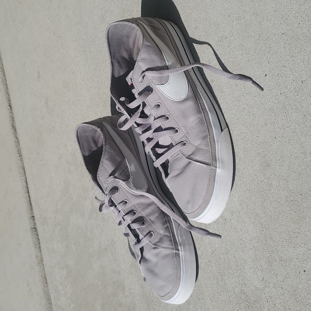 Nike Men's court legacy sneaker size 13